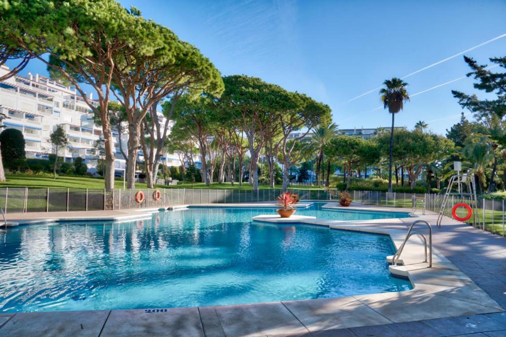Apartamento Playas Del Duque, Puerto Banus, Golf .Playa Y Compras Marbella Exterior foto